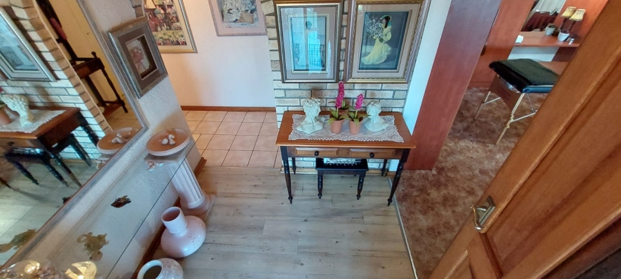 5 Bedroom Property for Sale in Wavecrest Eastern Cape